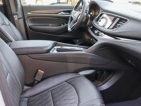 Used 2022 Buick Enclave Avenir w/ Avenir Technology Package AWD/4WD image 19