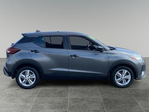 Used 2022 Nissan Kicks S w/ Interior Electronics Package FWD image 6