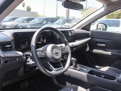 Used 2025 Nissan Kicks SV FWD image 22