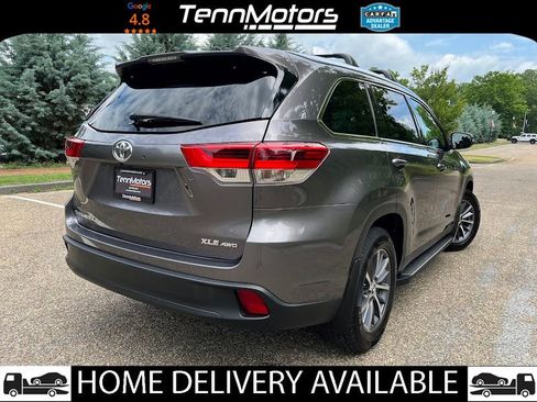 Used 2019 Toyota Highlander XLE AWD/4WD image 4