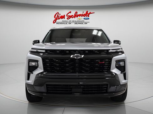 Used 2024 Chevrolet Traverse RS AWD/4WD image 2