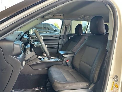 Used 2022 Ford Explorer XLT w/ Class IV Trailer Tow Package RWD image 14