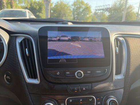 Used 2024 Chevrolet Malibu LT FWD image 17