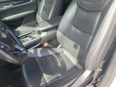 Used 2022 Cadillac XT6 Premium Luxury w/ Technology Package AWD/4WD image 4