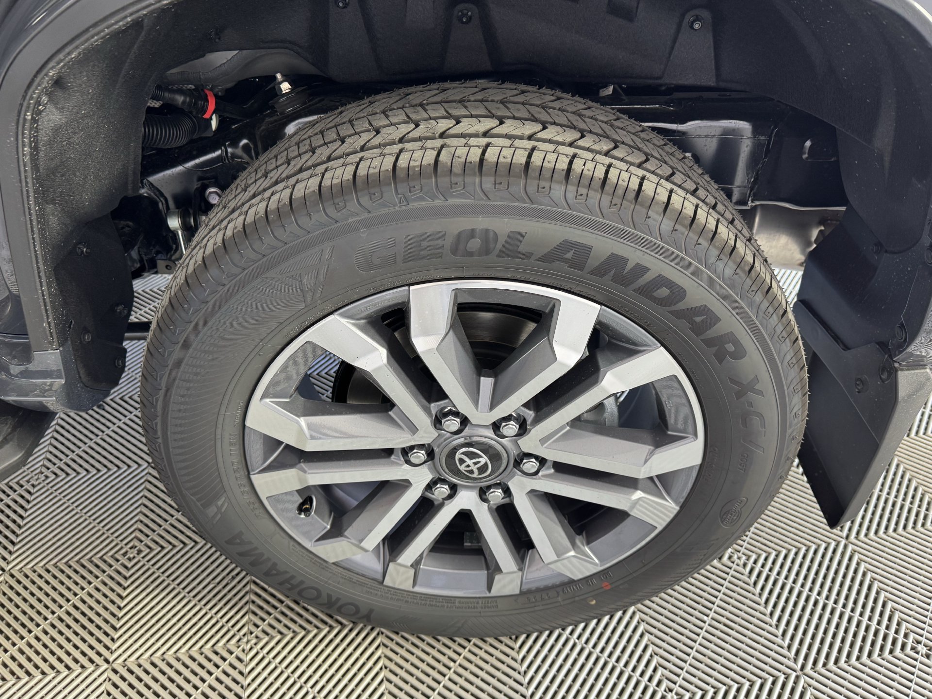 New 2026 Toyota 4Runner Limited AWD/4WD image 15