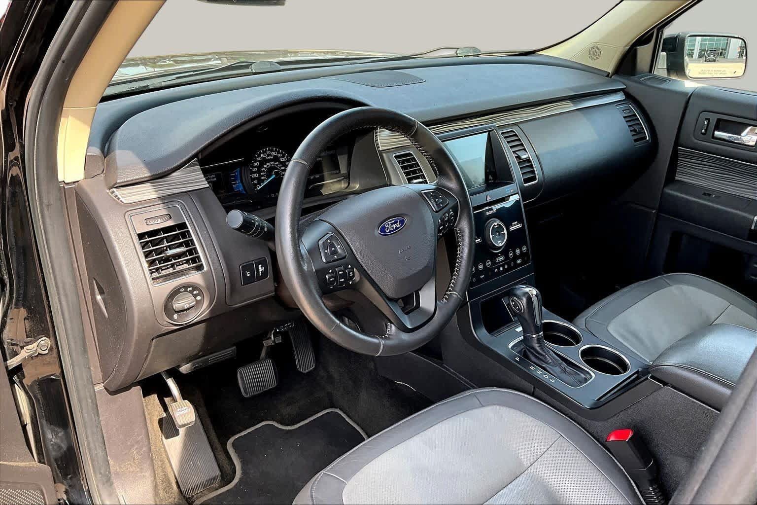 Used 2018 Ford Flex Limited w/ Limited Appearance Package AWD/4WD image 18