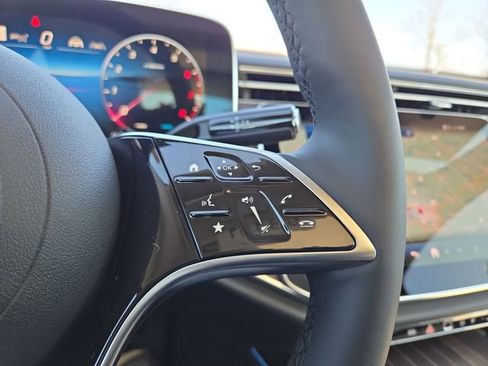 New 2026 Mercedes-Benz E 350 4MATIC Sedan image 16