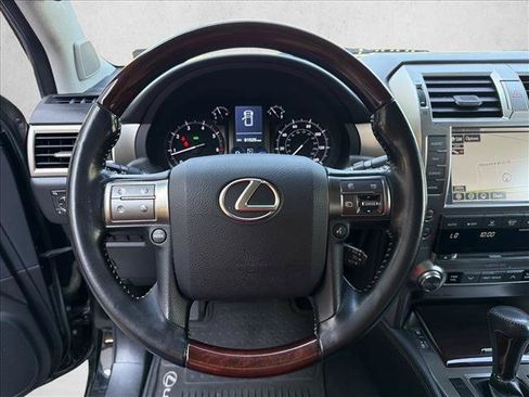 Used 2018 Lexus GX 460 Premium w/ Premium Package AWD/4WD image 15