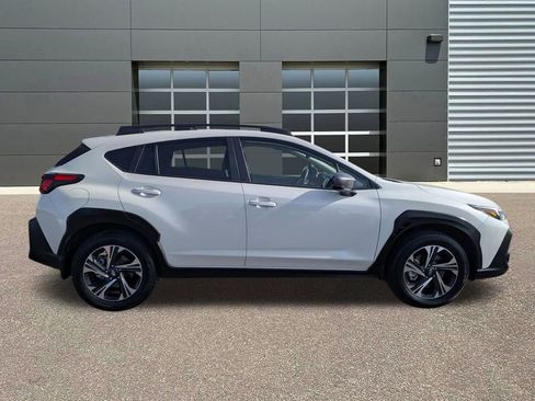 Used 2024 Subaru Crosstrek 2.0i Premium image 4