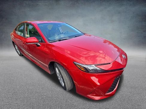 Used 2025 Toyota Camry LE FWD image 8