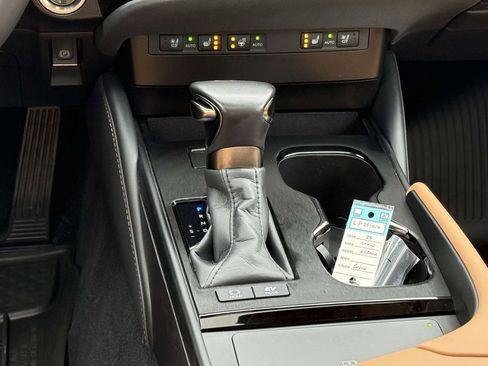 Used 2025 Lexus ES 300h w/ Premium Package image 20