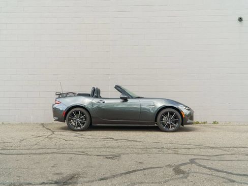 Used 2024 MAZDA MX-5 Miata Grand Touring w/ Weather Package RWD image 8