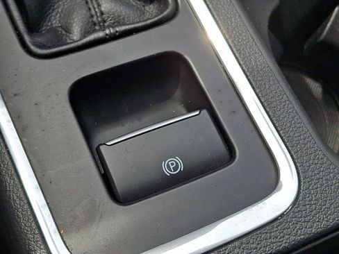 Used 2018 Ford Escape SE w/ SE Sync 3 Package image 23