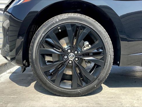 New 2026 Jaguar F-PACE R-Dynamic S image 9