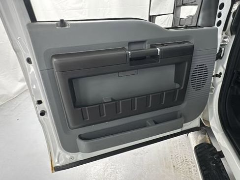 Used 2015 Ford F250 XL w/ Power Equipment Group AWD/4WD image 16