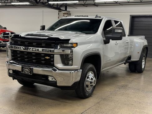 Used 2022 Chevrolet Silverado 3500 LT w/ Convenience Package AWD/4WD image 3