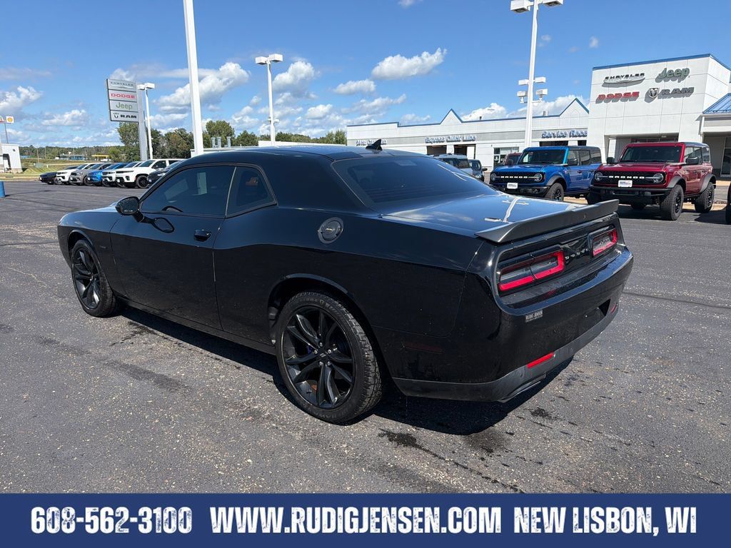 Used 2017 Dodge Challenger R/T w/ Driver Convenience Group RWD image 3
