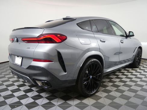 New 2026 BMW X6 xDrive40i w/ Climate Comfort Package image 3