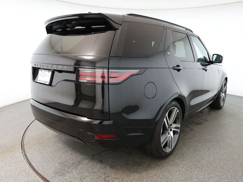 Used 2024 Land Rover Discovery Dynamic SE AWD/4WD image 4