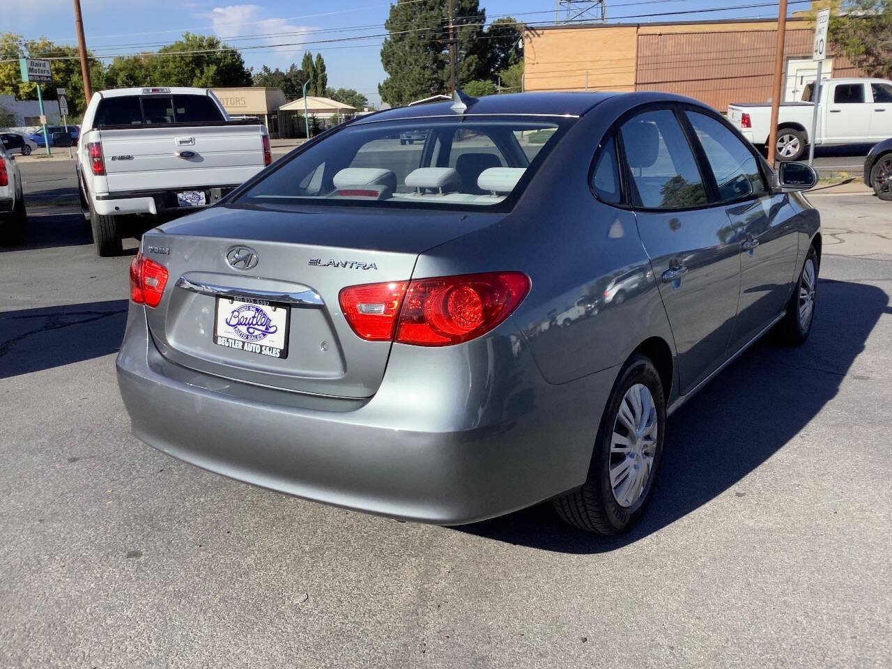 Used 2010 Hyundai Elantra GLS FWD image 12