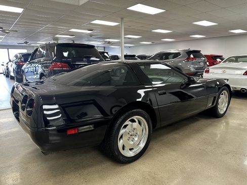 Used 1996 Chevrolet Corvette Coupe image 9
