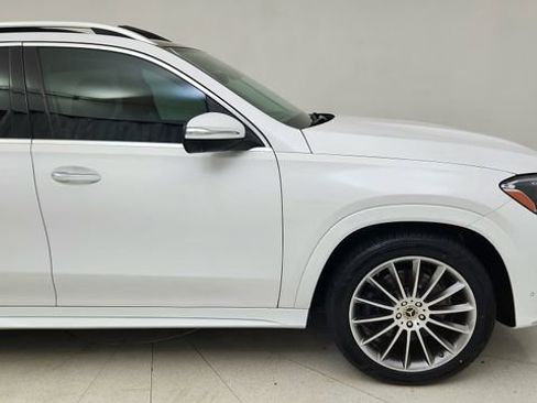 Used 2024 Mercedes-Benz GLE 450e 4MATIC w/ AMG Line Exterior image 8