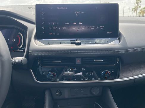 Certified 2026 Nissan Rogue Platinum w/ Platinum Premium Package AWD/4WD image 14