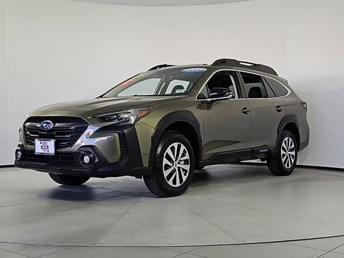 Certified 2025 Subaru Outback Premium image 2
