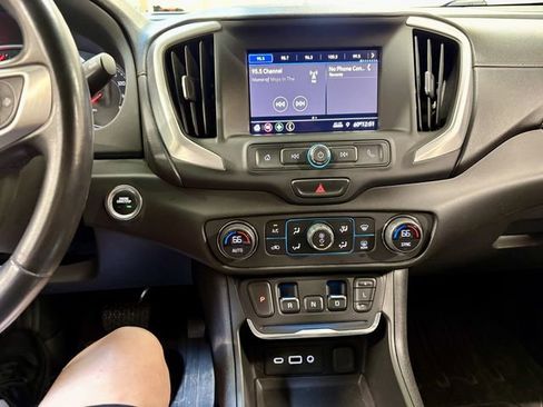Used 2020 GMC Terrain SLE w/ Driver Convenience Package FWD image 4