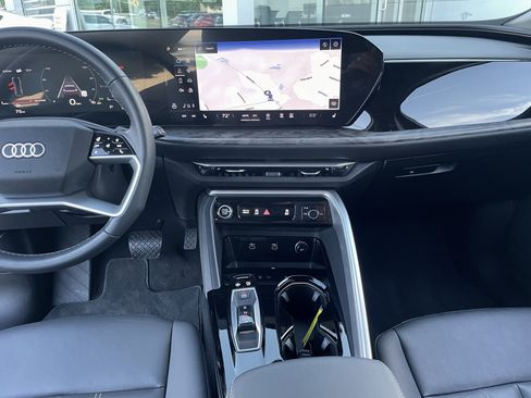Certified 2025 Audi Q5 Premium w/ Convenience Package AWD/4WD image 8