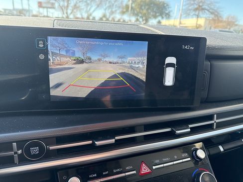 Used 2025 Hyundai Santa Fe SEL image 6