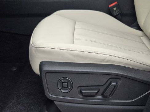 New 2025 Audi Q5 Premium image 26