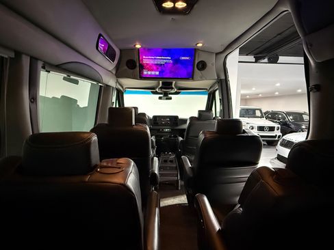 Used 2020 Mercedes-Benz Sprinter 3500 image 21