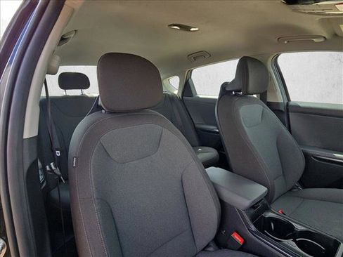 Used 2025 Kia K4 LXS image 19