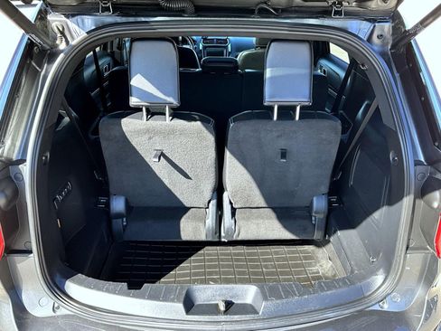 Used 2017 Ford Explorer Limited w/ Equipment Group 303A AWD/4WD image 9