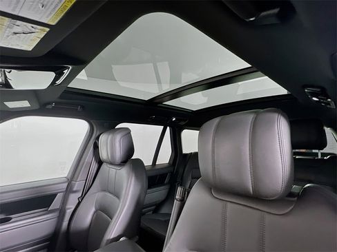 Used 2021 Land Rover Range Rover HSE image 22