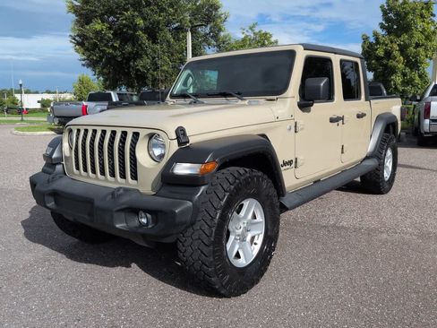Used 2020 Jeep Gladiator Sport w/ Quick Order Package 24S AWD/4WD image 2