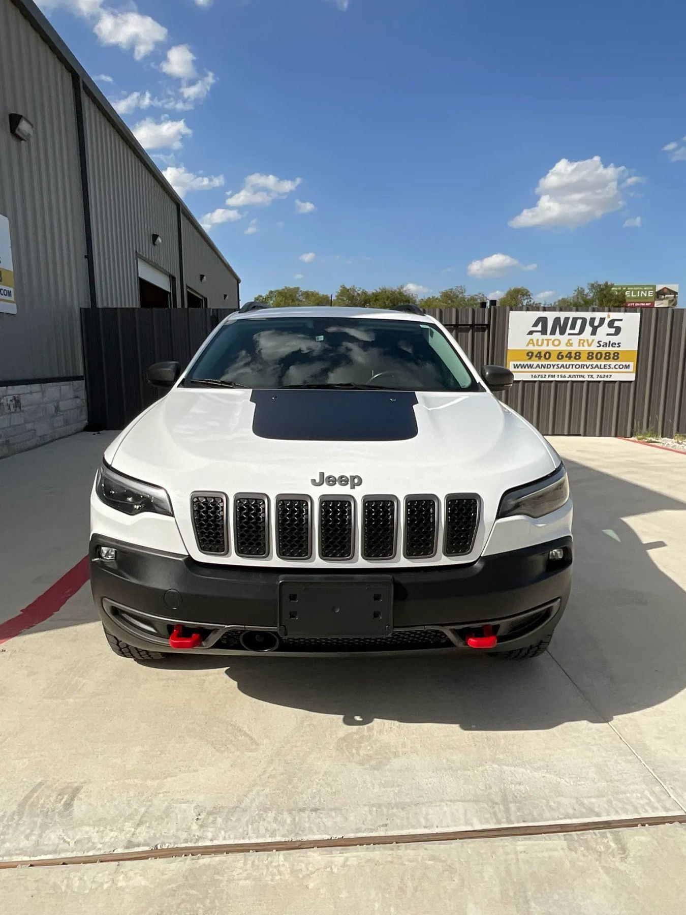 Used 2021 Jeep Cherokee Trailhawk w/ Trailer Tow Group AWD/4WD image 3