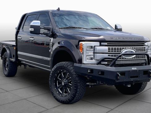 Used 2019 Ford F250 Platinum w/ Snow Plow Prep Package AWD/4WD image 3