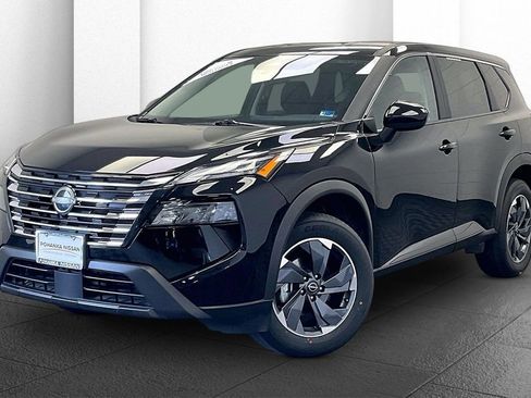 Used 2025 Nissan Rogue SV image 10