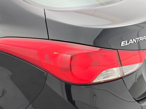 Used 2013 Hyundai Elantra GLS w/ Preferred Pkg image 30