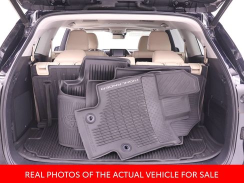 Used 2020 Toyota Highlander Limited AWD/4WD image 14