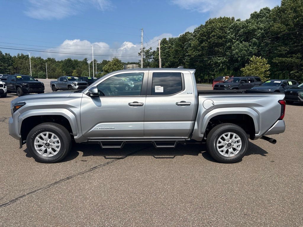 Certified 2026 Toyota Tacoma SR5 AWD/4WD image 3