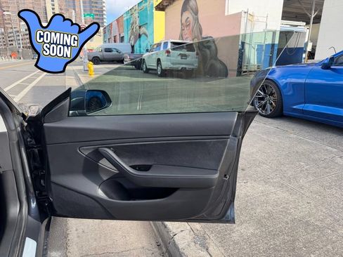 Used 2019 Tesla Model 3 Standard Range RWD image 11