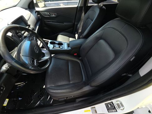 Used 2021 Hyundai Kona Limited w/ Cargo Package FWD image 5