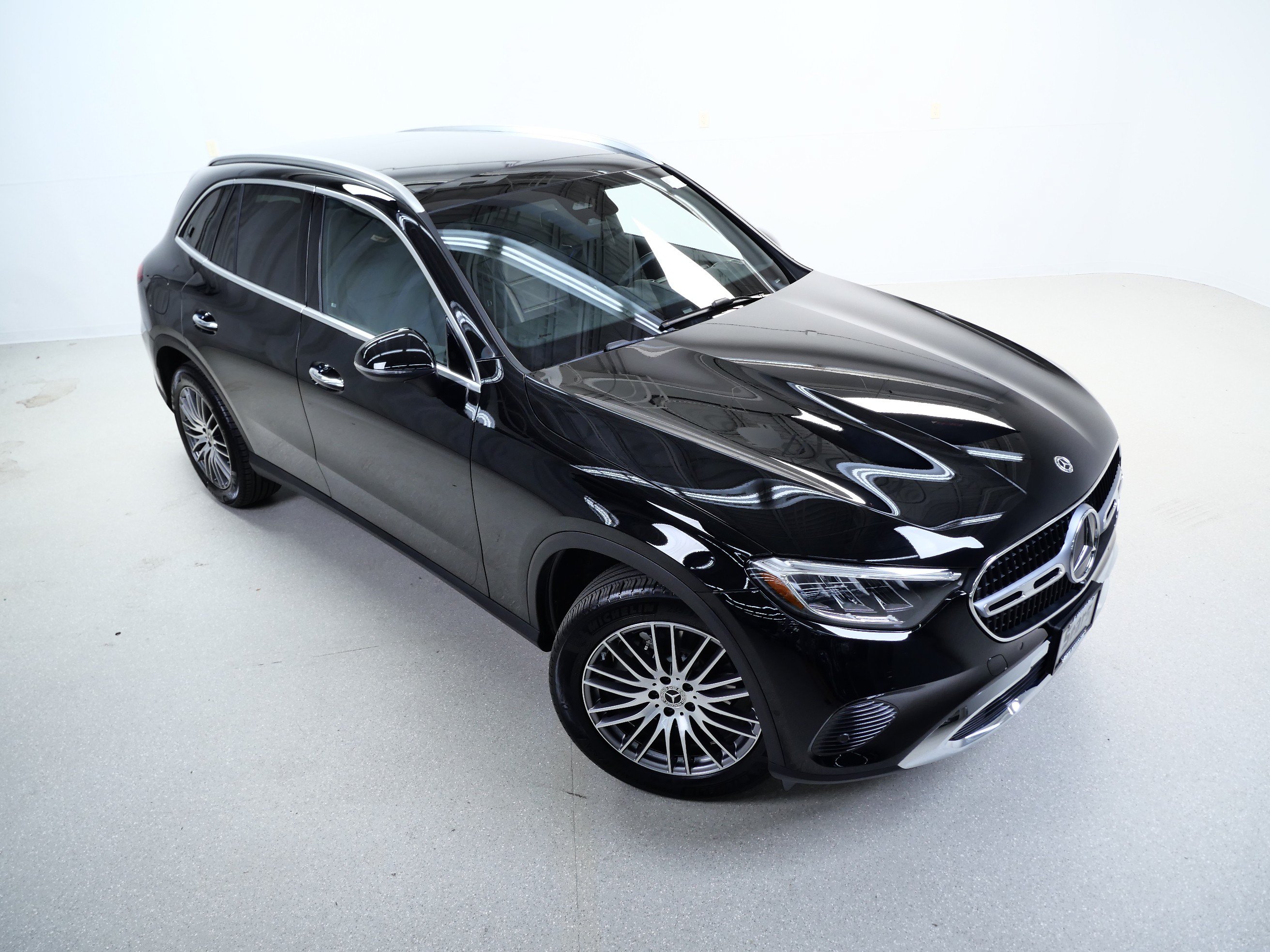 Certified 2026 Mercedes-Benz GLC 300 4MATIC image 4
