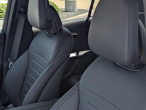 Used 2025 Mercedes-Benz GLC 350e 4MATIC image 24