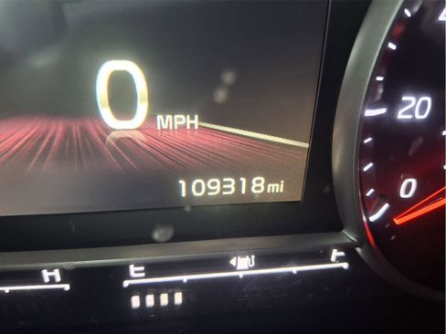 Used 2022 Kia Sorento LX image 30