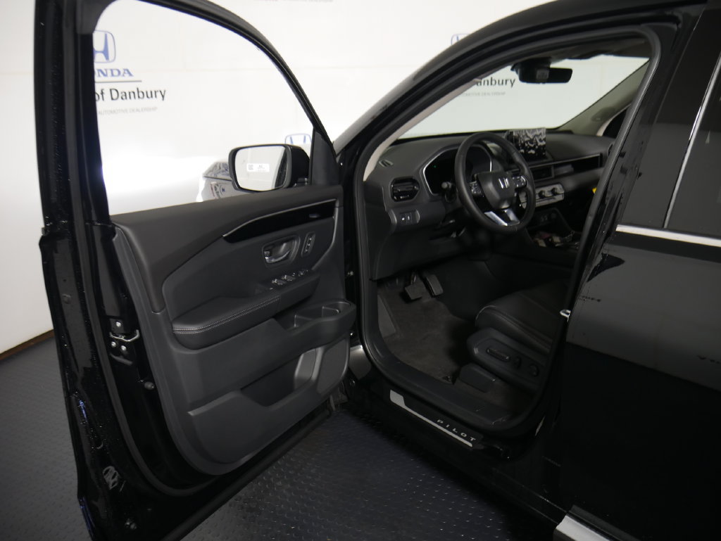 New 2026 Honda Pilot Touring image 10