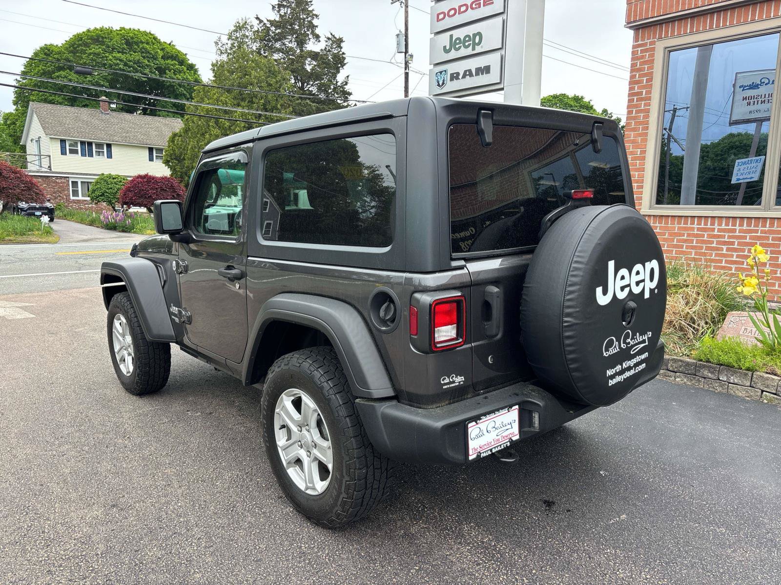Used 2020 Jeep Wrangler Sport AWD/4WD image 4